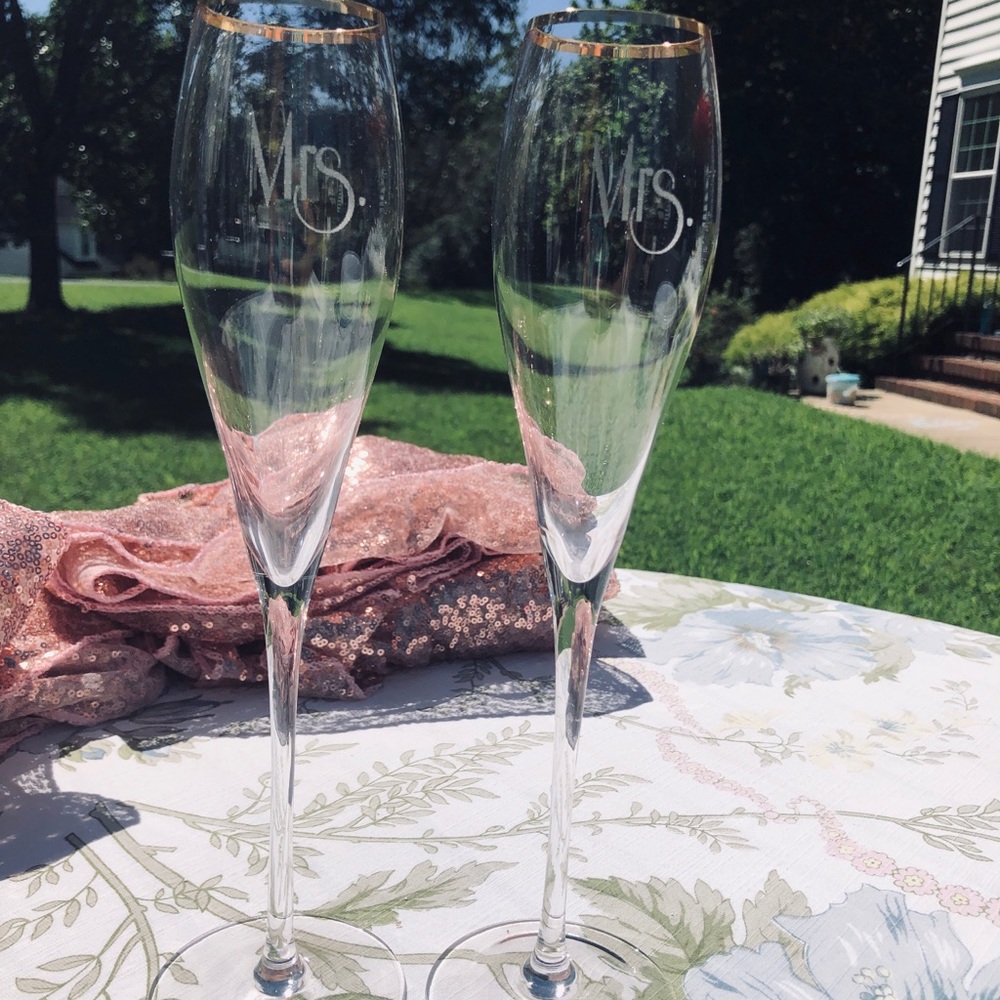 Mrs & Mrs Champagne Glasses